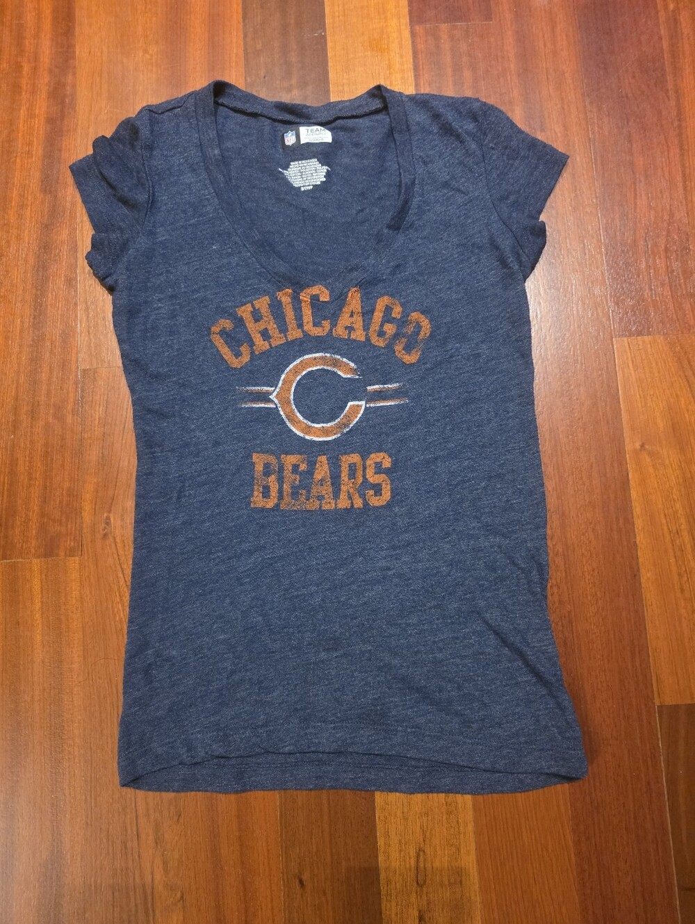 Chicago Bears Women's Navy Graphic Tee
